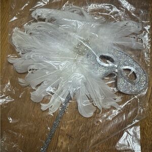 NIB White Feather Masquerade Mask with Silver Accents